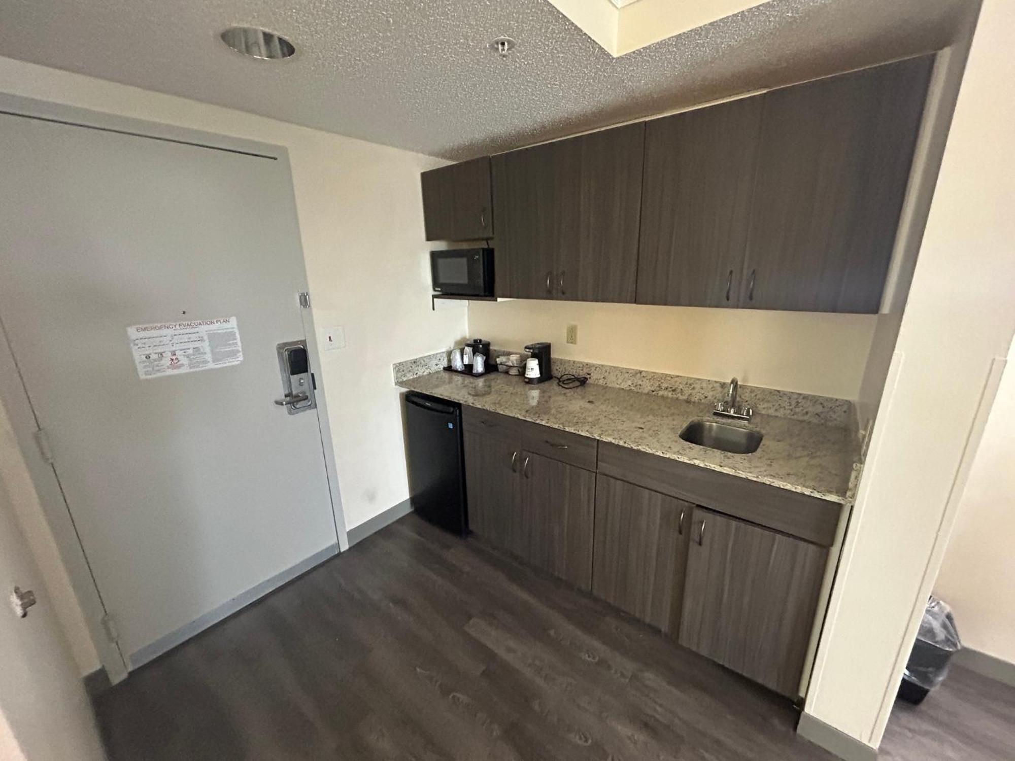 Airport Inn Fort Myers Eksteriør billede