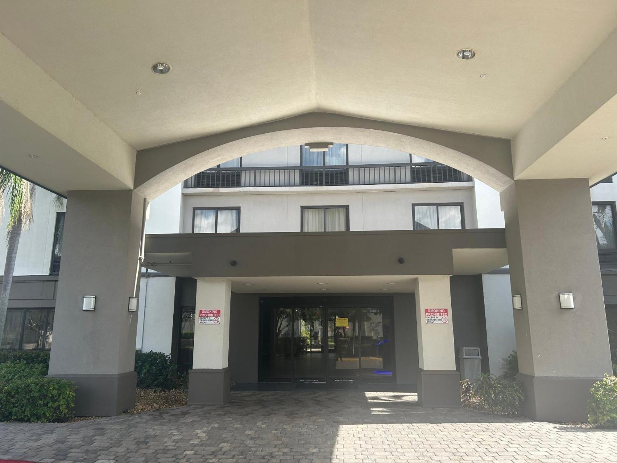 Airport Inn Fort Myers Eksteriør billede